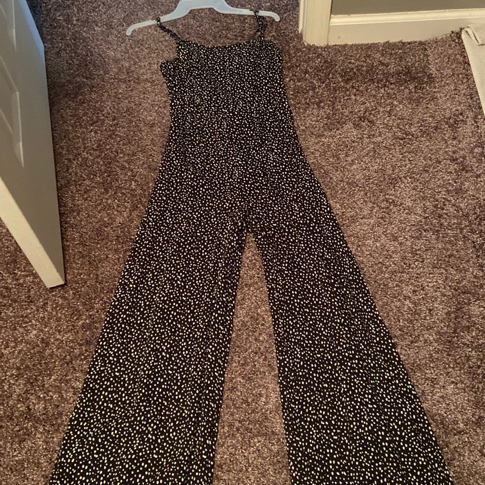 🌟 Forever 21 black and white jumper 🌟
